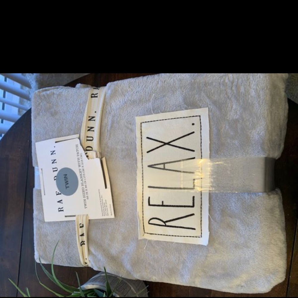 Rae Dunn blanket new twin size